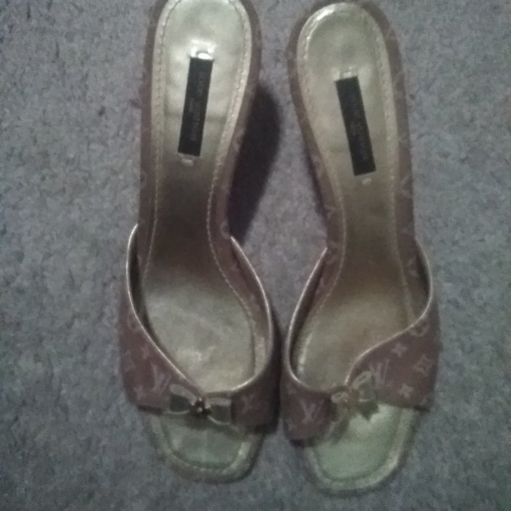 Louis Vuitton Monogram Women Heels Brown & Gold size 8 1/2 (39.5)